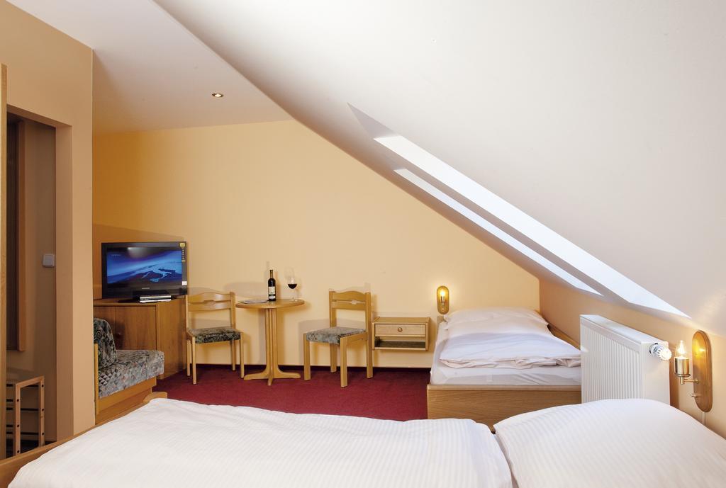 Wellness Hotel Marlin Nová Pec Стая снимка